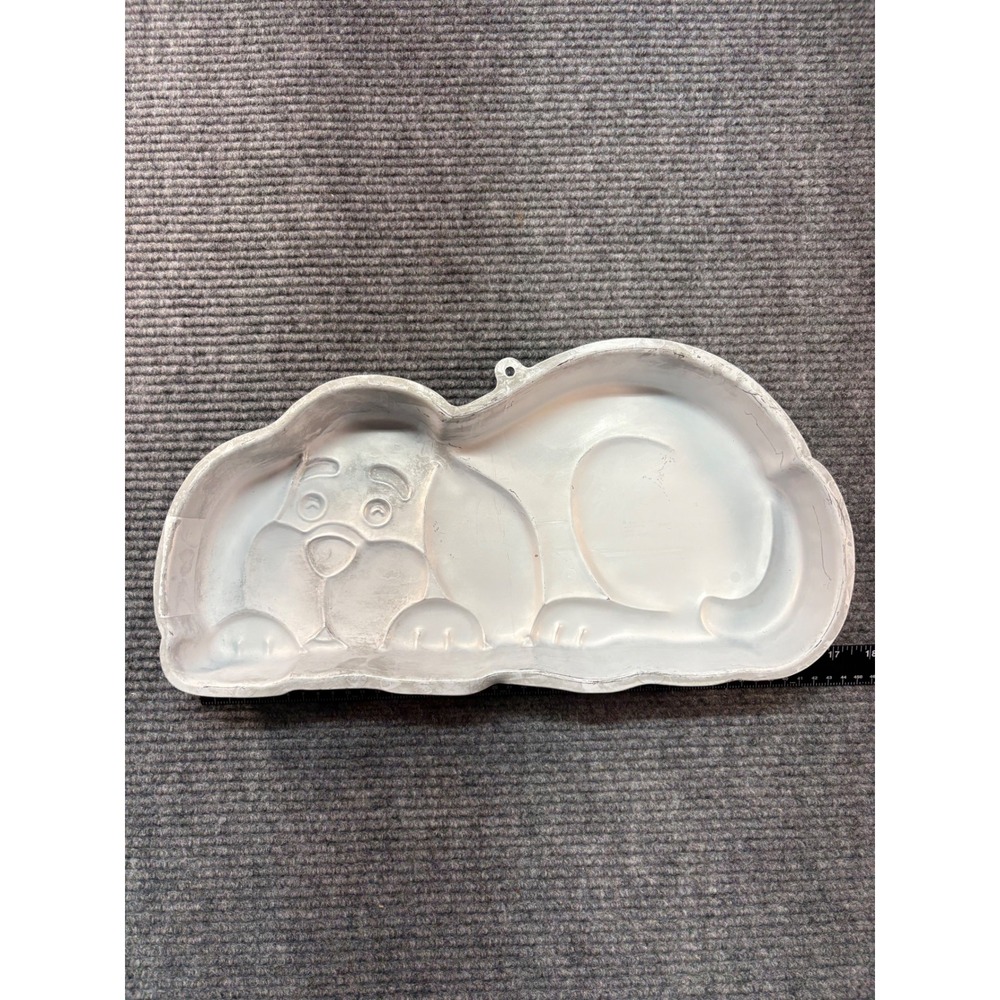Vintage 1986 Wilton Sleepy Puppy Dog Cake Pan Aluminum 2105-2430‎ Retro Baking